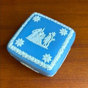 "Wedgewood" Blue Jasperware square trinket/ vanity box ORIG